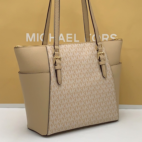 MICHAEL KORS
Charlotte Large Logo and Leather Top-Zip Tote Bag Bisque Mu… - Picture 6 of 16